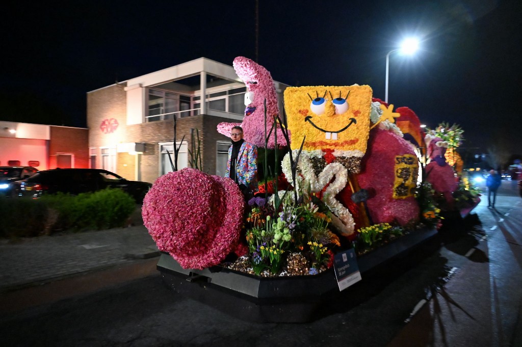 ../Images/Verlicht bloemencorso 2024 144.jpg
